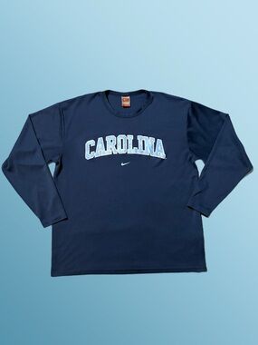Vintage NIKE UNC Tar Heels Long-Sleeve Shirt